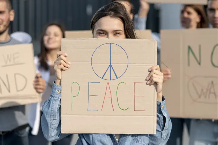 Knowledge for Peace: Free Courses Initiative